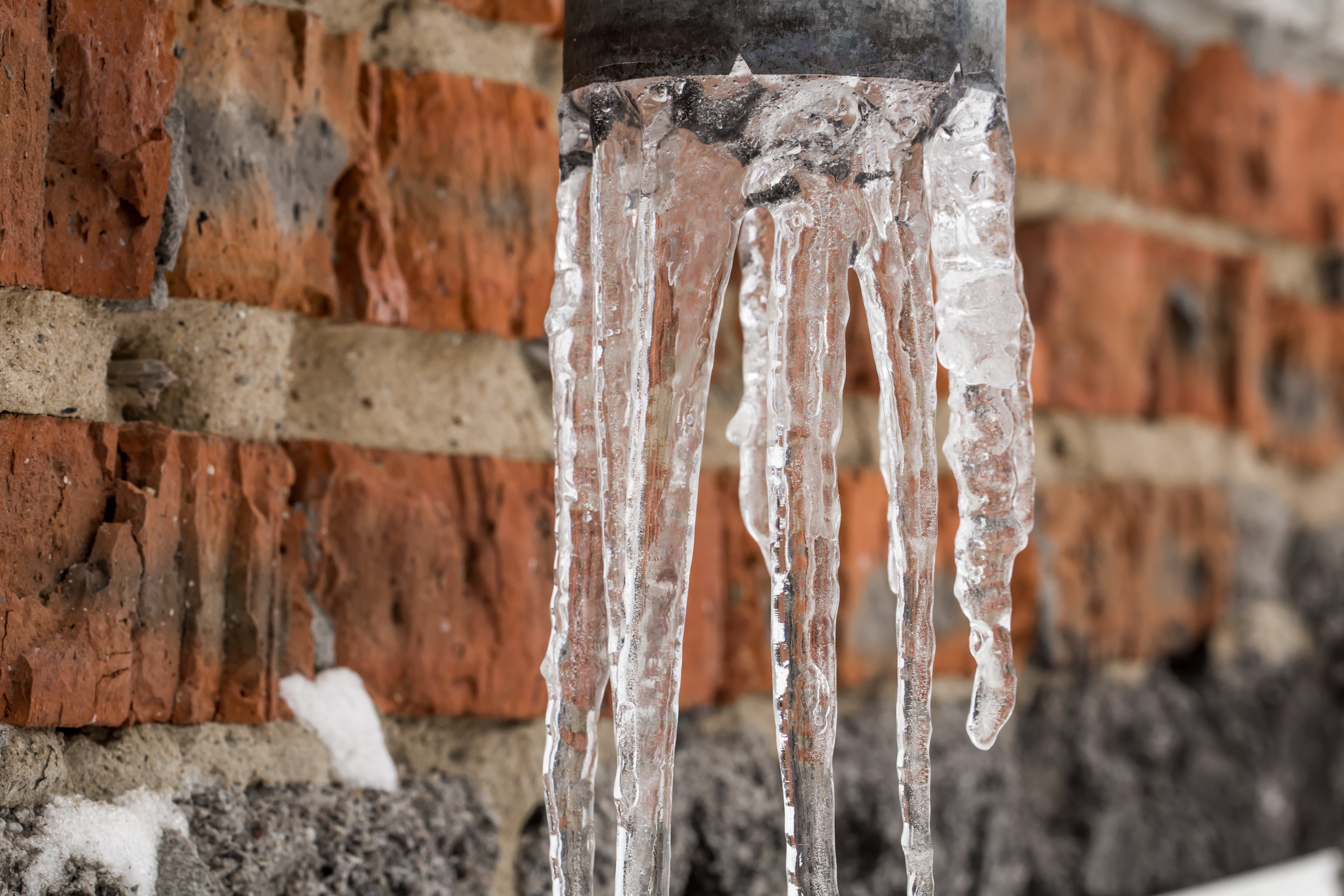 Why Monitoring Pipes Is Essential to Prevent Freezing — And How SafeSense Can Help